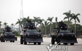 Dàn xe đặc chủng chống đạn của Cảnh sát cơ động HN