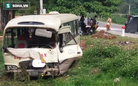 Nghệ An: Xe khách lao dốc đâm xe tải, 2 tài xế nhập viện cấp cứu