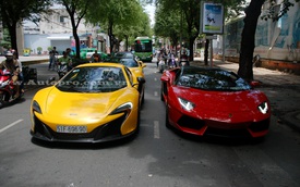 Lamborghini Aventador mui trần cùng bộ đôi siêu xe nhà Phan Thành "đại náo" Sài thành
