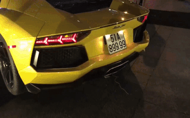 Xem siêu xe Lamborghini Aventador biển "tứ quý" 9 nẹt pô "khạc lửa" tại buổi tiệc của Minh "Nhựa"