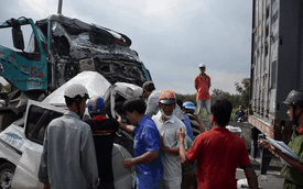 Sài Gòn: Container gây tai nạn kinh hoàng cầu Phú Mỹ, một người tử vong
