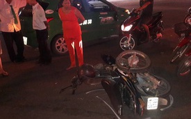 Đồng Nai: Người đi xe máy say rượu đâm vào taxi, 1 người nhập viện