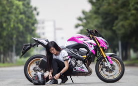 Cận cảnh Kawasaki Z800 lên bộ áo Hello Kitty của nữ biker 9X