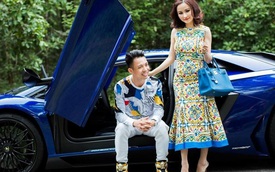 Siêu xe Lamborghini Aventador SV làm nền cho đại gia Minh "Nhựa" tạo dáng bên vợ