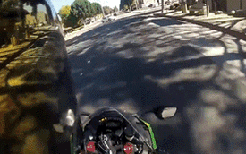 Lái Kawasaki Ninja ZX-10R trong phố ở 130 km/h, biker nhận trái đắng