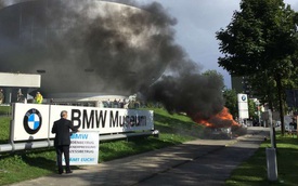 Doanh nhân "thù dai" đốt 7-Series bên ngoài trụ sở BMW để "dằn mặt" hãng