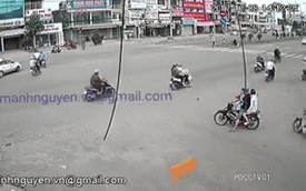 Rùng mình với video 2 vụ tai nạn xảy ra cách nhau đúng 1 tiếng tại cùng một ngã ba của thành phố Biên Hòa