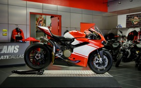 Siêu mô tô tiền tỷ Ducati 1299 Superleggera đầu tiên được giao cho chủ nhân