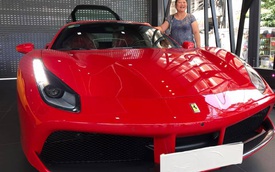 Ca sỹ Tuấn Hưng "chịu chơi" khi tậu siêu xe Ferrari 488 GTB đỏ rực