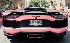Siêu xe Lamborghini Aventador tại Canada trở nên nữ tính hơn với bộ áo màu hồng