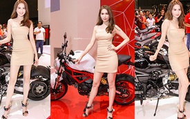 "Nữ hoàng nội y" Ngọc Trinh đến gian hàng của Ducati chọn xe