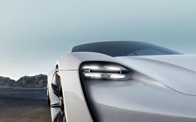 5 siêu xe điện đủ sức “đua” với Tesla Roadster