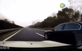Vượt bất thành, BMW cố tình gây tai nạn cho Mini Cooper
