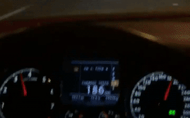 Xôn xao với video xe sang Bentley chạy tốc độ 207 km/h trên cầu Nhật Tân