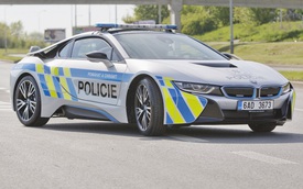 Chiêm ngưỡng xe tuần tra BMW i8 không phải của cảnh sát Dubai