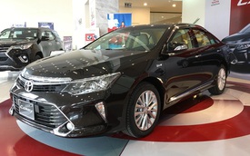Khuyến mại nối tiếp, giá xe Toyota lại giảm sâu, tạo đáy mới