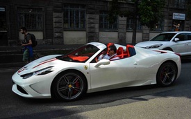 Hàng hiếm Ferrari 458 Speciale Aperta "phối đồ" đẹp mắt tại kinh đô thời trang thế giới