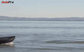 Xe đạp "ngầu" nhất thế giới: Có thể đi được trên mặt nước