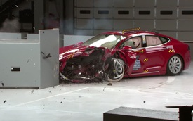 Khi bị đâm kiểu này, Tesla Model S 2017 và BMW i3 2017 có thể khiến người trong xe tử vong