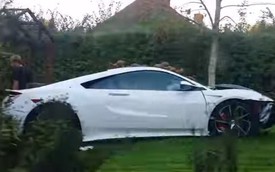 Siêu xe Honda NSX 2017 "đen đủi" gặp nạn ngay trên đường từ đại lý về nhà