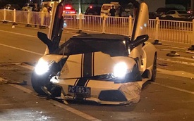 Lamborghini Murcielago "hàng hiếm" gây tai nạn liên hoàn, Range Rover bị vạ lây