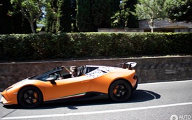 Lamborghini Huracan Performante Spyder lần đầu bị bắt gặp lăn bánh trên phố