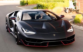 Siêu xe Lamborghini Centenario màu đen đầu tiên trên thế giới