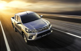 Toyota Việt Nam giới thiệu Hilux phiên bản cải tiến 2017 với giá rẻ hơn