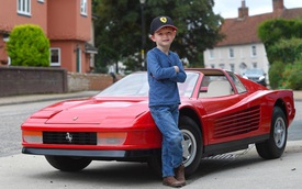 Diện kiến chiếc ô tô đồ chơi thuộc hàng đắt nhất thế giới, mang hình hài siêu xe Ferrari Testarossa