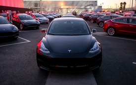 Model 3 - "Em út" trong nhà Tesla chính thức ra mắt