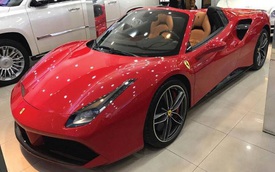 Cận cảnh Ferrari 488 Spider "xông đất" Việt Nam trong năm 2017