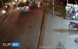 Video khoảnh khắc Hyundai Santa Fe gây tai nạn liên hoàn cho 12 xe tại Sài Gòn