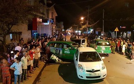 Ô tô húc văng hơn 10 xe, 2 người chết ở Sài Gòn