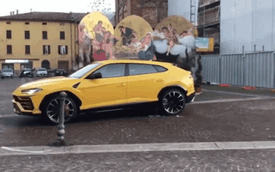 Lamborghini Urus đầu tiên nẹt pô trên phố