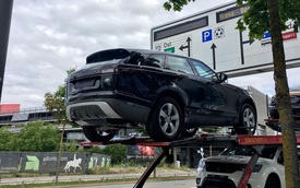 Bắt gặp chiếc SUV hạng sang Range Rover Velar 2018 được đưa đến đại lý