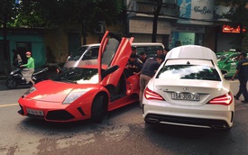 "Bò già" Lamborghini Murcielago đầu tiên tại Việt Nam lại "dở chứng" trên phố