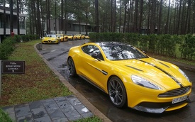 Siêu xe Aston Martin Vanquish hội ngộ cùng đoàn xe "tông xuyệt tông" màu vàng tại Đà Lạt trong cơn mưa lớn