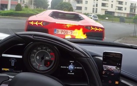 Đua cùng siêu xe Lamborghini Aventador, Ferrari 458 Speciale Aperta suýt bốc cháy dữ dội