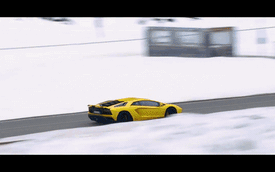 Xem Lamborghini Aventador S LP740-4 nghịch tuyết
