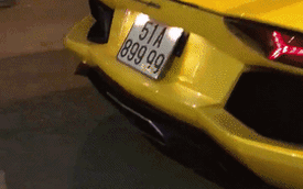 Siêu xe Lamborghini Aventador biển "tứ quý" 9 nẹt pô "khạc lửa" trên phố Sài thành