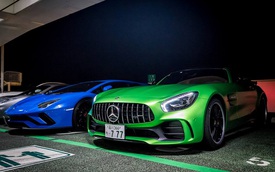 Vẻ đẹp siêu xe Mercedes-AMG GT R màu xanh lục tại thị trường Nhật Bản