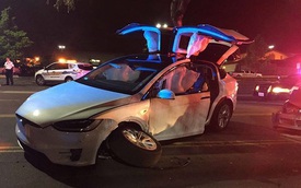 Tesla Model X gặp nạn nghiêm trọng nhưng người lái chỉ bị thương nhẹ