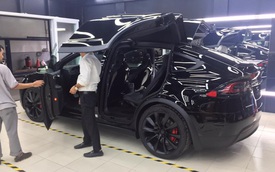 SUV điện Tesla Model X P100D đầu tiên xuất hiện tại Sài thành