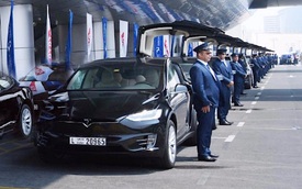Sau dàn siêu xe cảnh sát, Dubai lại khiến nhiều người "phát hờn" vì dùng ô tô "sang chảnh" Tesla làm taxi