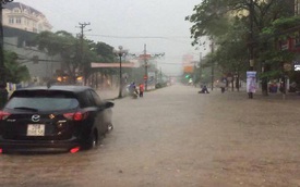 Thái Nguyên: Mưa lớn gây ngập nặng, điều xe chuyên dụng của quân đội đến giúp dân