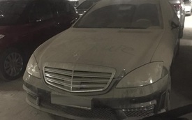 Hà Nội: Xót xa với Mercedes-Benz "S65 AMG" phủ bụi dày đặc trong hầm đỗ xe