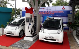 Chạy thử ô tô điện và trạm sạc nhanh đầu tiên tại Việt Nam