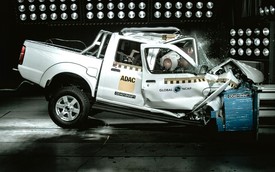 Tiền thân của bán tải Nissan Navara vừa nhận 0 điểm an toàn