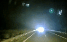Xe tải bật đèn pha, lao ngược chiều trên cao tốc Nội Bài - Lào Cai lúc hơn 1 giờ sáng