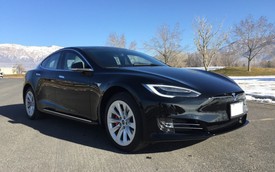 Tesla Model S trở thành xe chống đạn nhanh nhất thế giới